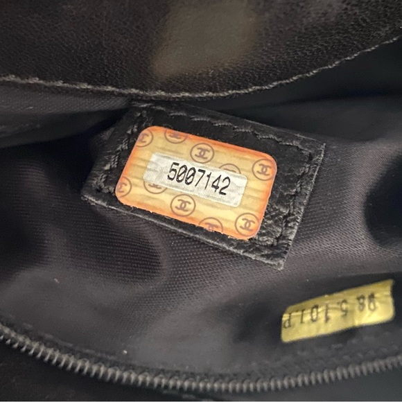 SOLD Authentic Chanel bag - Picture 2 of 13